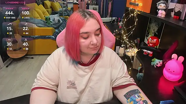 Softie Sofy online show from February 19, 2025, 5:27 am