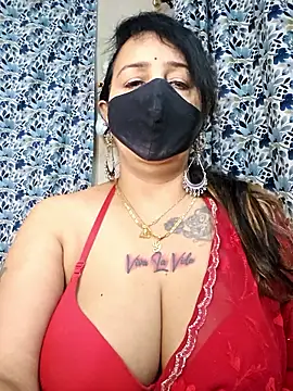 cute-tanvi online show from January 8, 2026, 1:41 am