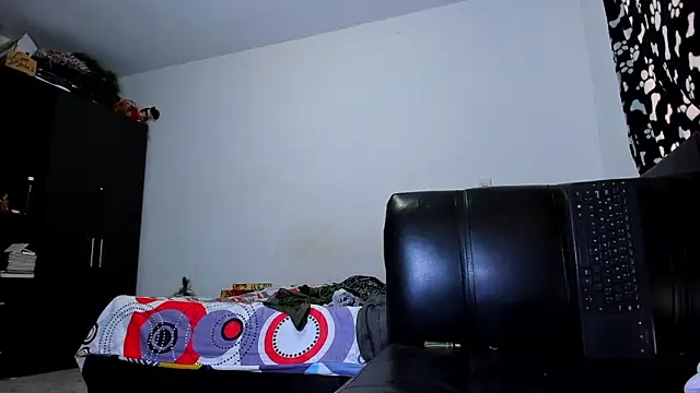 ares sexxx online show from November 28, 2025, 1:36 pm