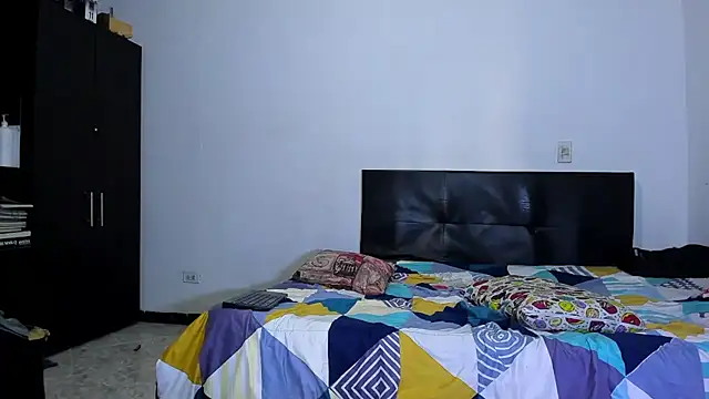 ares sexxx online show from February 7, 2026, 2:43 pm