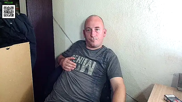 Snapshot of Johan___Barker chatting on December 3, 2024, 7:00 pm Johan   Barker online show from December 3, 2024, 7:00 pm