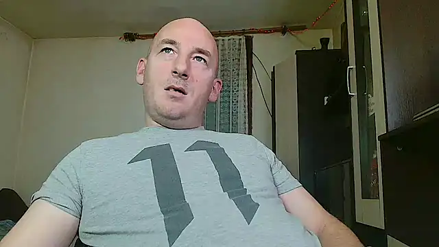 Snapshot of Johan___Barker chatting on December 29, 2024, 4:30 pm Johan   Barker online show from December 29, 2024, 4:30 pm