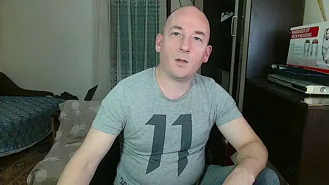 Snapshot of Johan___Barker chatting on January 13, 2025, 8:26 am Johan   Barker online show from January 13, 2025, 8:26 am