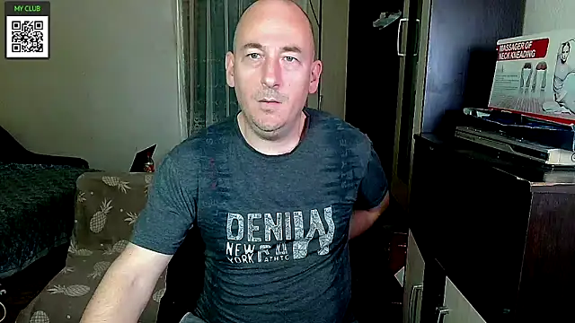 Snapshot of Johan___Barker chatting on February 1, 2025, 1:09 pm Johan   Barker online show from February 1, 2025, 1:09 pm