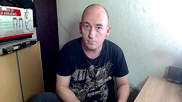 Snapshot of Johan___Barker chatting on February 5, 2025, 2:26 pm Johan   Barker online show from February 5, 2025, 2:26 pm