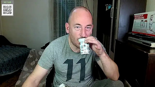 Snapshot of Johan___Barker chatting on March 10, 2025, 8:37 am Johan   Barker online show from March 10, 2025, 8:37 am