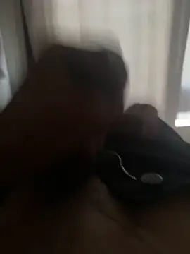 carlosjm2605 online show from April 18, 2026, 2:04 am