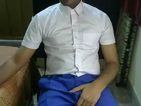 aloneboy1996 online show from January 7, 2025, 3:23 pm