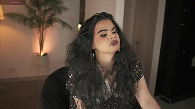 artechloe online show from April 5, 2026, 2:42 am