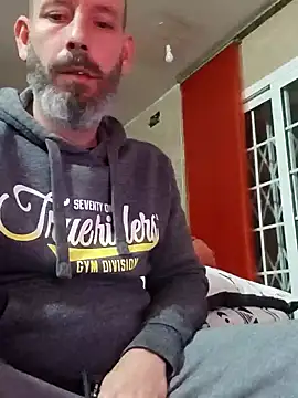 207RCCam online show from January 3, 2025, 11:01 pm