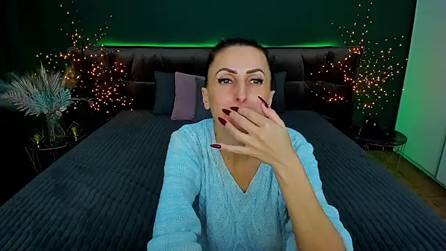 Rebecca Diamond online show from February 11, 2025, 3:51 pm