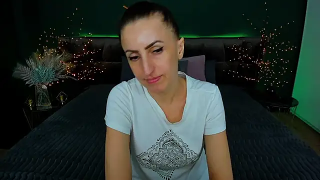 Rebecca Diamond online show from February 27, 2025, 3:37 pm