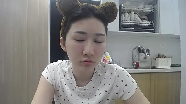 Asiagirll online show from June 8, 2026, 1:55 pm