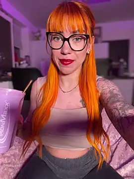 Pia July  online show from January 10, 2025, 9:10 pm