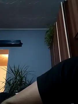 Snapshot of Rolandxxxr chatting on January 5, 2025, 2:19 pm Rolandxxxr online show from January 5, 2025, 2:19 pm