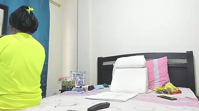 mara2020 69 online show from September 26, 2025, 3:05 pm