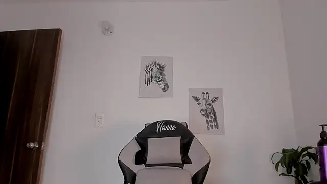 Hanna Risso online show from November 24, 2025, 6:18 pm