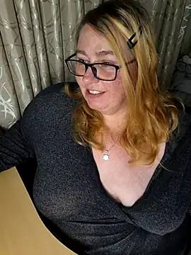 Iceprincess2bad4u online show from November 7, 2025, 6:08 pm