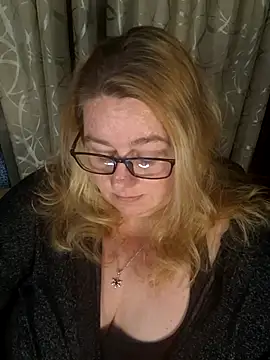 Iceprincess2bad4u online show from March 3, 2026, 6:25 pm