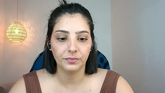 Snapshot of YummyAnna_ chatting on April 29, 2026, 8:37 pm YummyAnna online show from April 29, 2026, 8:37 pm