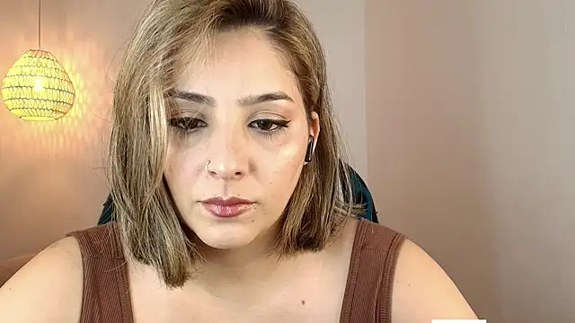 Snapshot of YummyAnna_ chatting on June 12, 2026, 7:57 pm YummyAnna online show from June 12, 2026, 7:57 pm
