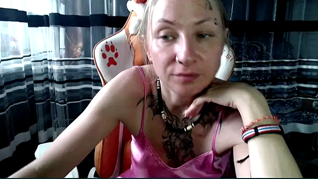 cold lollipop online show from April 18, 2026, 7:23 am