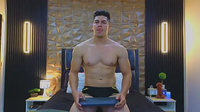 FelipeAndMarcello3 online show from January 29, 2025, 10:01 pm