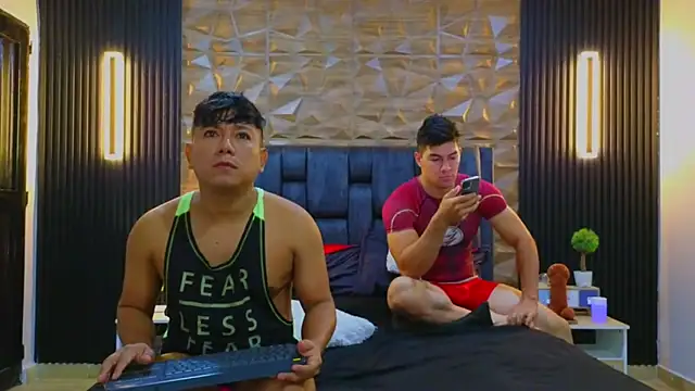 FelipeAndMarcello3 online show from February 7, 2025, 2:37 pm