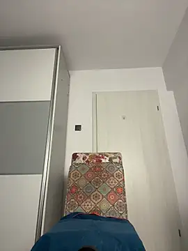 snow flakee online show from February 9, 2025, 11:04 am