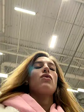 -AngelAri- online show from November 6, 2025, 6:09 pm