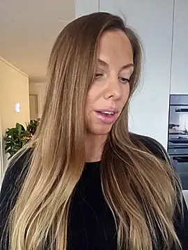 novaforyou1 online show from November 7, 2025, 3:23 pm