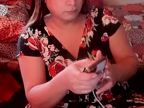 Snapshot of BEMYPROPERTYx chatting on December 19, 2025, 8:54 am BEMYPROPERTYx online show from December 19, 2025, 8:54 am