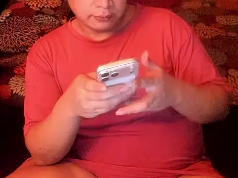 Snapshot of BEMYPROPERTYx chatting on December 22, 2025, 12:46 pm BEMYPROPERTYx online show from December 22, 2025, 12:46 pm