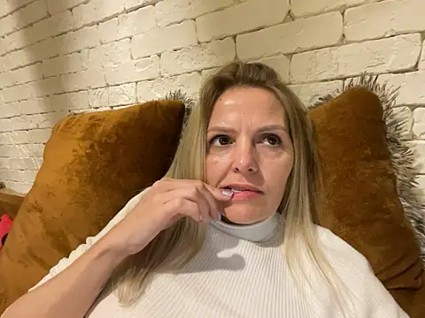 Angel girllovemy online show from February 28, 2025, 4:42 pm