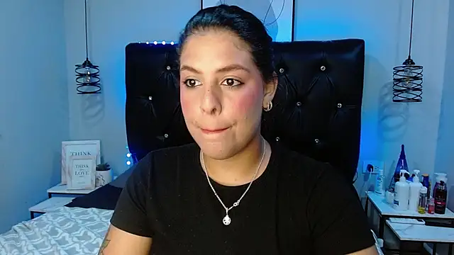 SunnyLovefg online show from October 23, 2025, 2:33 am