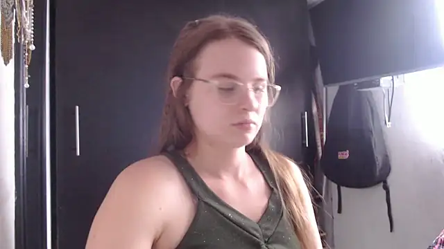 HellenMiyer1111 online show from March 5, 2025, 6:12 pm