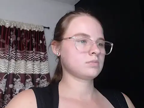 HellenMiyer1111 online show from March 21, 2025, 9:12 pm