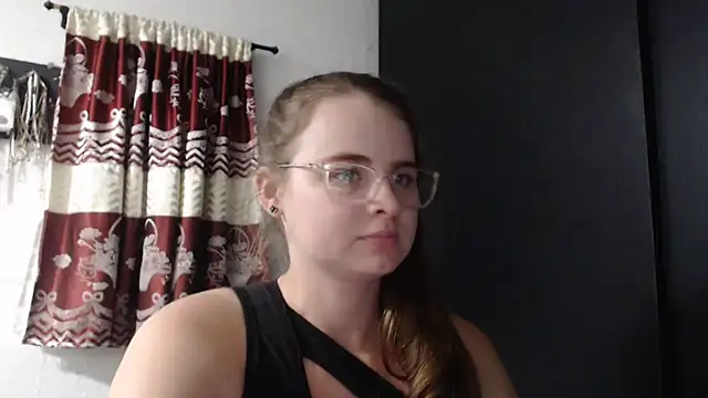 HellenMiyer1111 online show from September 22, 2025, 7:27 pm