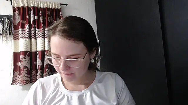 HellenMiyer1111 online show from October 4, 2025, 4:05 pm