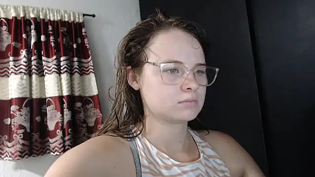 HellenMiyer1111 online show from November 5, 2025, 4:29 pm