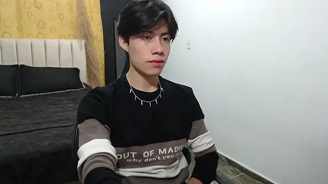 Snapshot of Elio-cam chatting on December 15, 2024, 8:52 am Elio-cam online show from December 15, 2024, 8:52 am