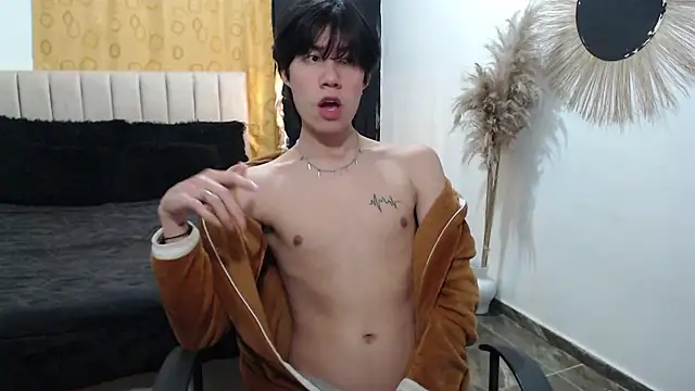 Elio-cam online show from January 9, 2026, 6:49 am