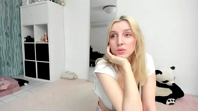 KenzieDawton online show from April 11, 2026, 4:22 pm