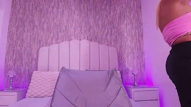 raven lilith  online show from March 30, 2026, 3:18 am