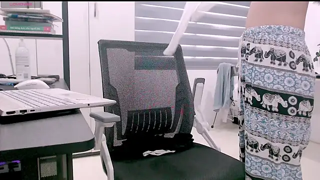 Shyn   online show from April 19, 2026, 4:23 am