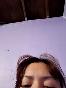 Snapshot of lady- chatting on March 25, 2026, 3:12 am lady- online show from March 25, 2026, 3:12 am