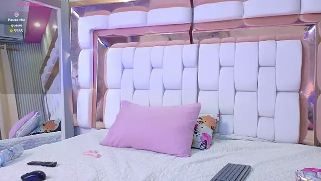 sexysistter online show from February 23, 2026, 12:13 pm