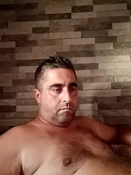 ADRIAN ADI40 online show from November 5, 2025, 2:28 pm