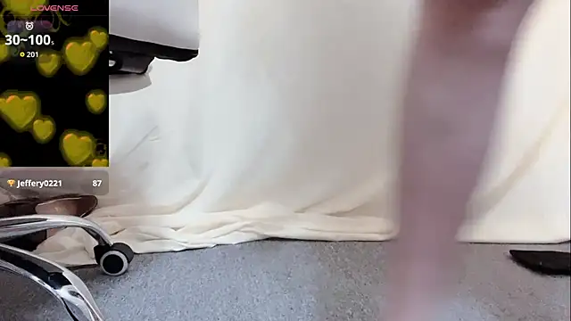 Tw Zoella online show from March 27, 2026, 5:01 pm