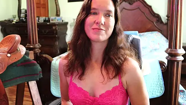 Snapshot of thornburyrose chatting on October 31, 2025, 5:03 pm thornburyrose online show from October 31, 2025, 5:03 pm